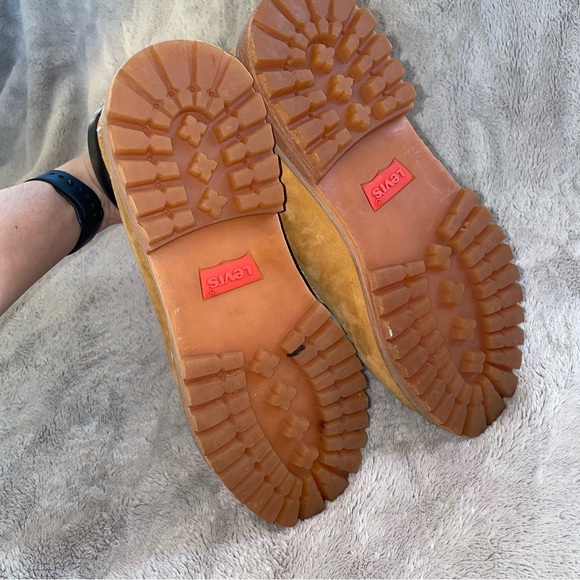 Levis | Tan Suede Boots - Picture 4 of 7